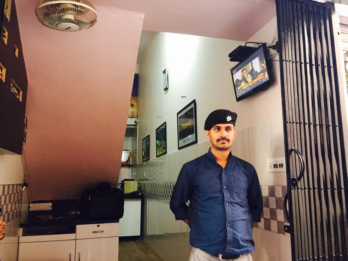 Hotel Ashirwad Udaipur Ngoại thất bức ảnh